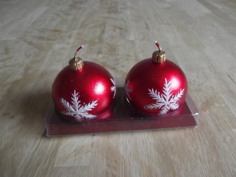 Set van 2 kerstbal kaarsen.
[mwwsrc:062de2b3413d51b31147dfaf0ee00f0758ec4c42.jpg]