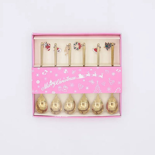 Geschenkdoos met 6 Thee- of Dessert lepeltjes Goud
[mwwsrc:5ba2b0bb67d2145b2fe4b5fa3e4704897b26a8f1.jpg]