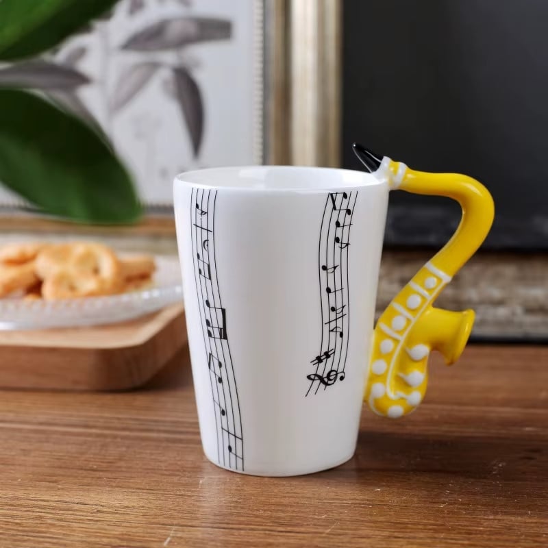 Keramiek mok Saxofoon geel
[mwwsrc:767760e7e840ad6b5e611245bf9e58a69e8e541c.jpg]