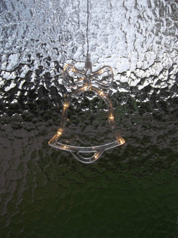 Raamverlichting Kerstklok (Klein)
[mwwsrc:ba8d8a43541f72980c06b6db5202b423fac937f7.jpg]