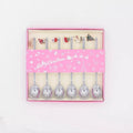 Geschenkdoos met 6 Thee- of Dessert lepeltjes Zilver
[mwwsrc:fb21e078f9a7e8f79f1f2116d945885556a6e186.jpg]